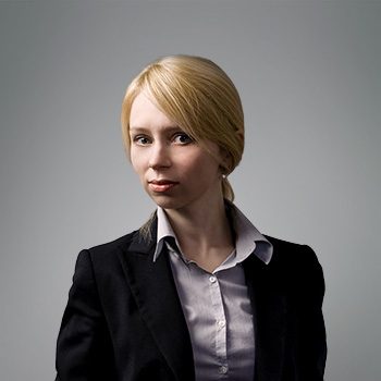 Agata Książek : senior associate