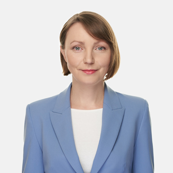 Danuta Wiśniewska : partner assistant, administration specialist
