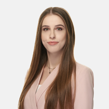 Emilia Wąsik : młodsza specjalistka ds. marketingu i PR