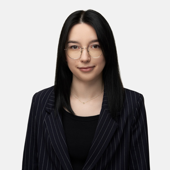 Karolina Twardosz : administration assistant