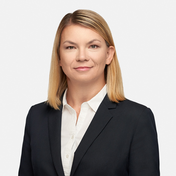 Monika Rogowska : finance assistant